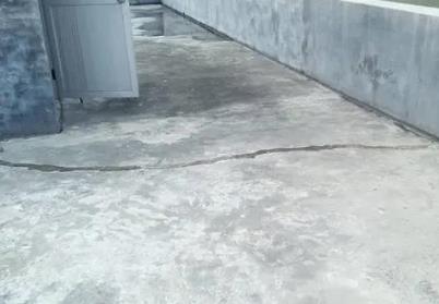 光山楼顶漏水维修公司分享下如何解决卫生间隐蔽部位漏水的问题?